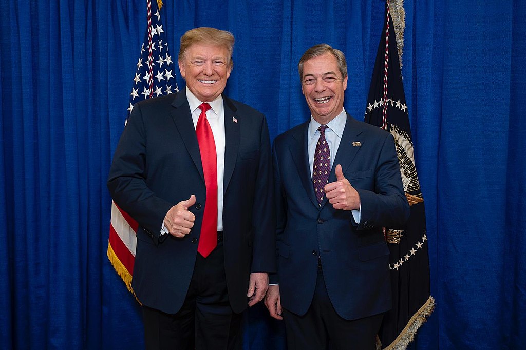 President Trump stands with Nigel Farage, recently targeted by debanking.