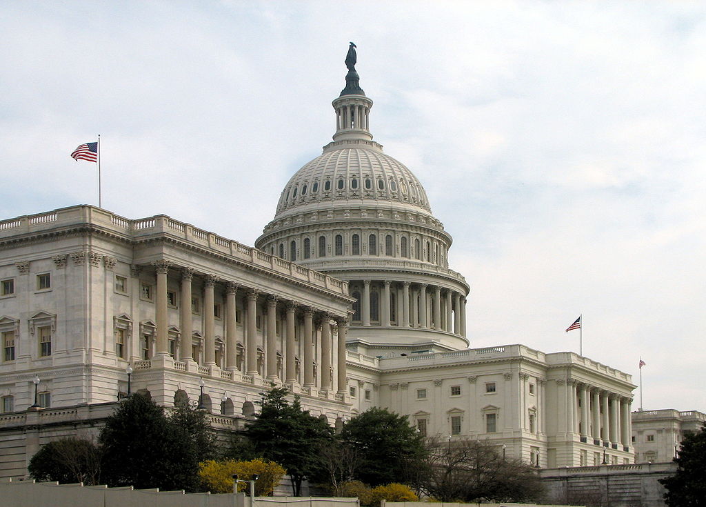 US Capitol Senate, where bipartisan support grows for regulating debanking.